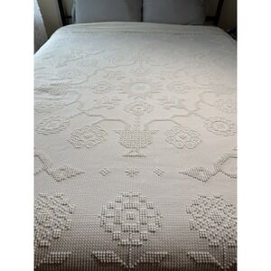 Vintage White Bates‎ George Washington Choice Queen Bedspread-Mint Condition